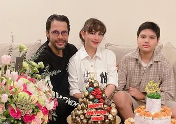 15 Tahun Dipersunting Pengacara Kondang sebagai Istri Kedua, Cut Keke Kini Tinggal di Hunian Megah Bak Istana hingga Ditawari Masuk Grup Poligami