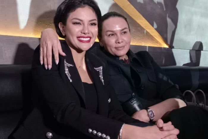 Reaksi Fitri Salhuteru usai dituduh jadi dalang Nikita Mirzani dibui, sang pengusaha singgung soal karma. 