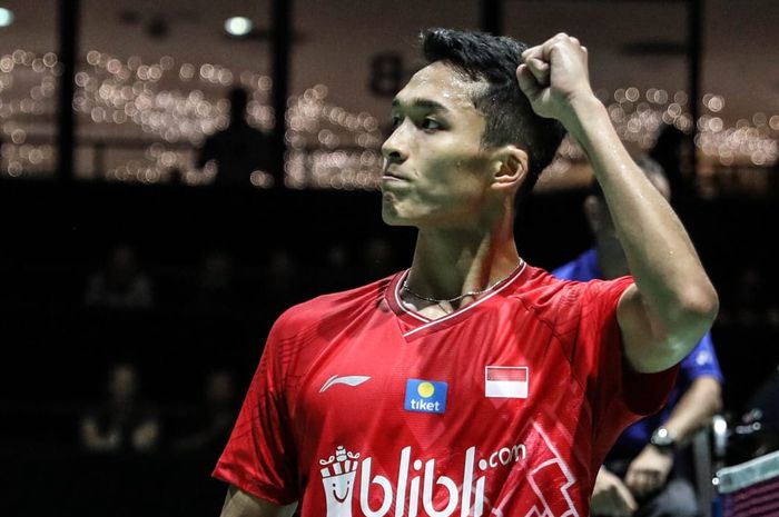 Pebulu tangkis tunggal putra Indonesia, Jonatan Christie, bereaksi setelah memastikan diri ke babak ketiga Kejuaraan Dunia di St Jakobshalle, Basel, Swiss, Selasa (20/8/2019).