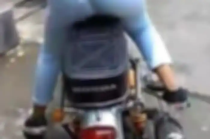 Susahnya menghidupkan Honda CB dingin mesti diselah berulang-ulang