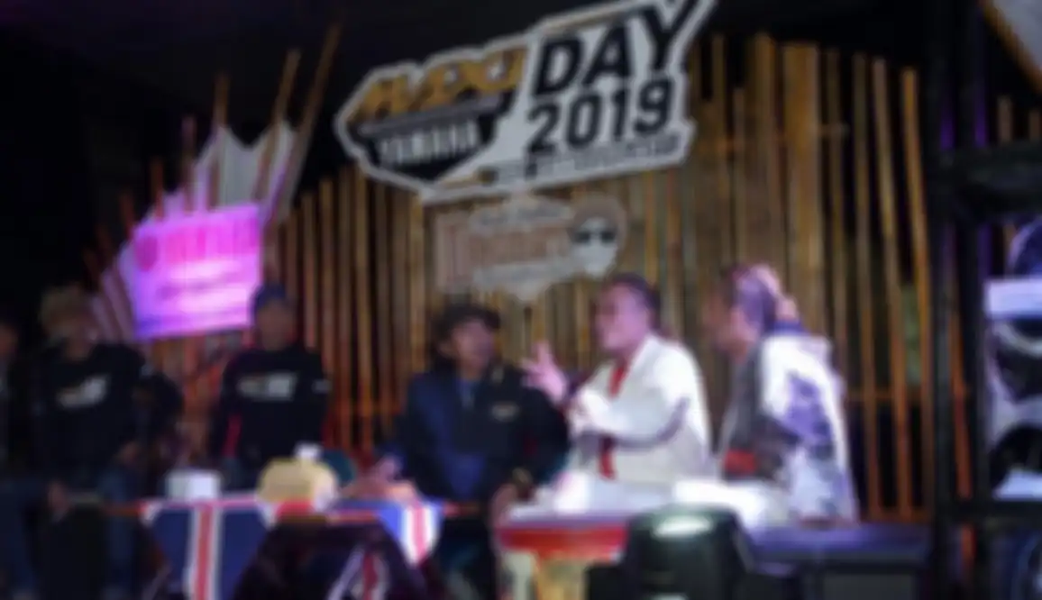 Momen Sule saat menceritakan 2 motor sebagai saksi perjalanan hidupnya.