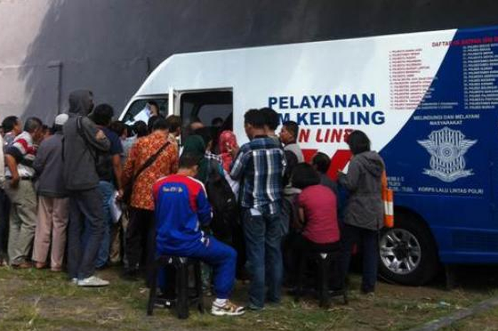 Ilustrasi SIM Keliling di Kota Solo.