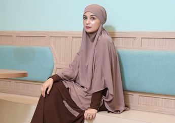 Biasa Tampil Syar'i, Shireen Sungkar Tampil Beda dengan Jaket Jeans Gombrong Saat Pacaran Halal di Mall