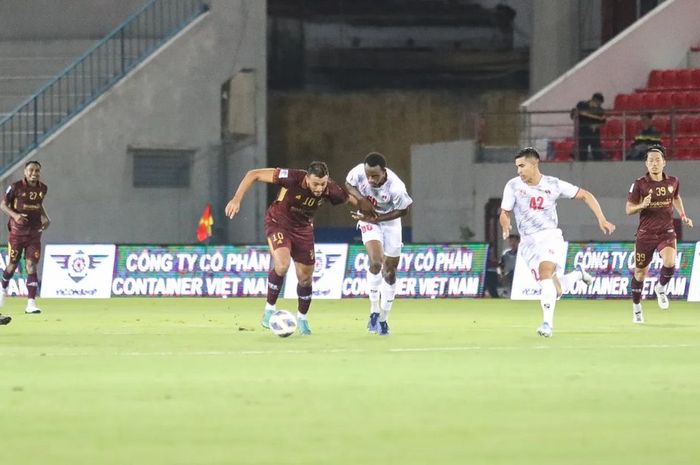 Suasana pertandingan Grup H Piala AFC 2023-2024 antara PSM Makassar melawan Hai Phong FC.