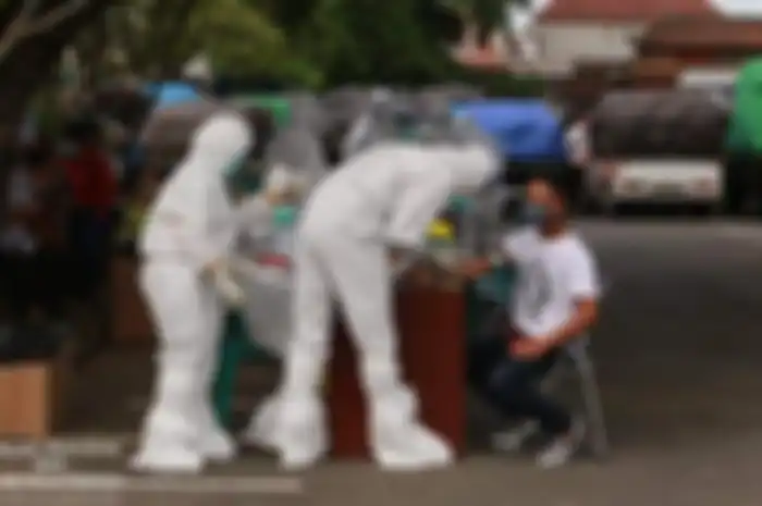 Ratusan Orang Jalani Rapid Test di Terminal Galiran Klungkung Bali