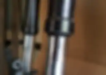Bikin Penasaran, Bisa Gak Sih Sokbreker Depan Upside Down yang Bengkok Dipress?