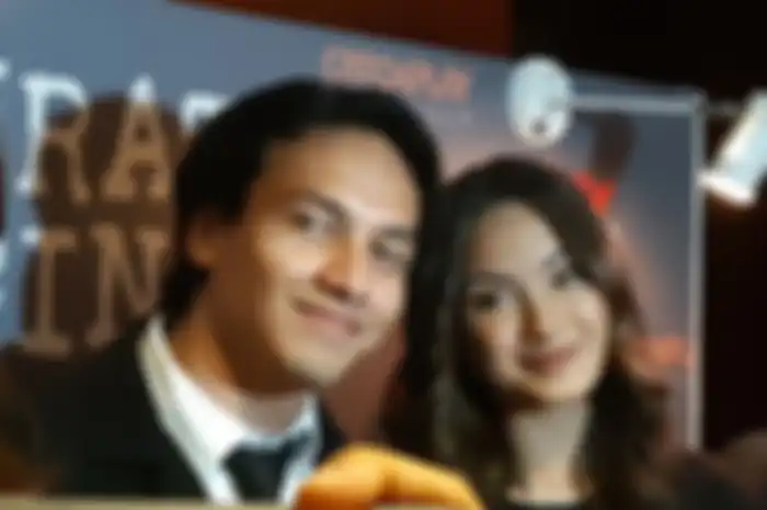 Jefri Nichol dan Caitlin Halderman usai konferensi pers Surat Cinta untuk Starla the Series di XXI Djakarta Theater, Senin (19/12/2022).