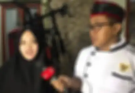 Teddy dan Putri Delina