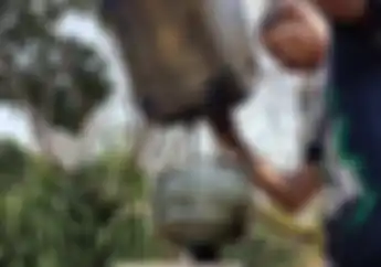 Enggak Semua Pengepul Oli Jahat, Oli Bekas yang Dikumpulkan Ternyata Dijadikan Ini