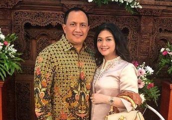 Pantas Saja Mampu Buat Komisaris Utama PT Antam Jatuh Hati, Kecantikan Bella Saphira Saat Berusia 20 Tahun hingga Kini Masih Sama Seolah Tak Pudar Termakan Usia, Netizen: Natural Banget 