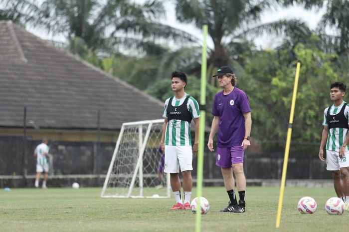 Pelatih PSS Sleman, Pieter Huistra, kini diberi titel direktur teknik. 