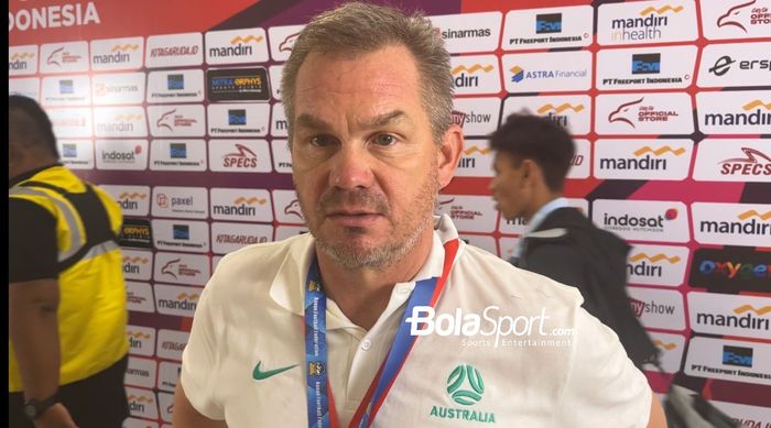 Pelatih Australia U-16, Brad Maloney saat ditemui di mixed zone Stadion Manahan, Solo usai raih juara ASEAN Cup U-16 2024, Rabu (3/7/2024).