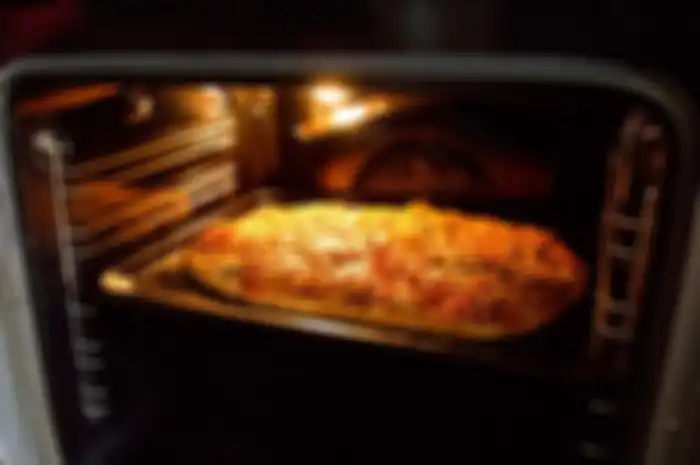 Tips aman menghangatkan makanan dengan microwave.