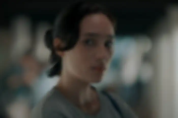 Aktris Tatjana Saphira ngaku sempat kena mental pas syuting film Perempuan Bergaun Merah.
