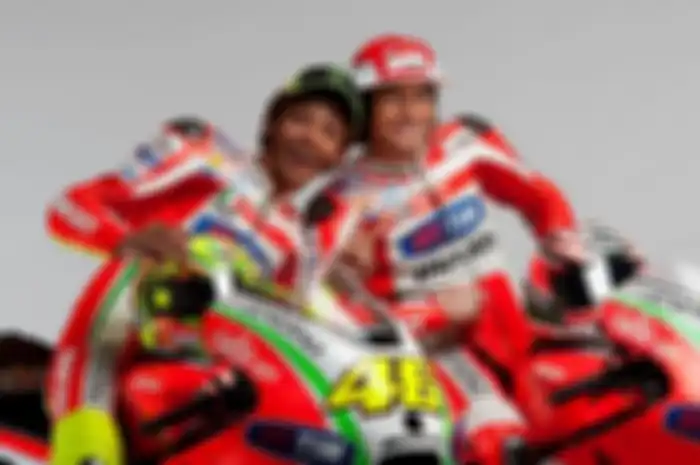 Valentino Rossi dan Nicky Hayden di Ducati