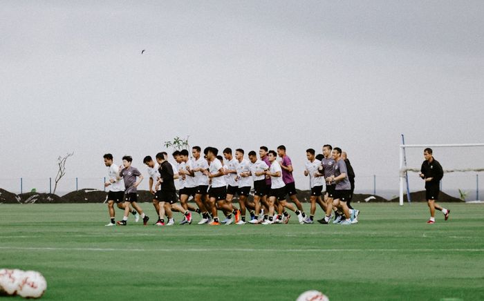 Timnas Indonesia berlatih di lapangan Training Center Bali United.