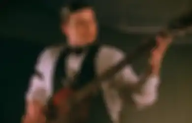 Waduh! Kedapatan Bawa Senjata Api dan Obat Terlarang, Eks Basis Panic! At The Disco Diciduk Polisi