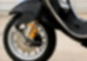 3 Pilihan Sokbreker Aftermarket Vespa Matic, Jadi Pusat Perhatian di Tongkrongan