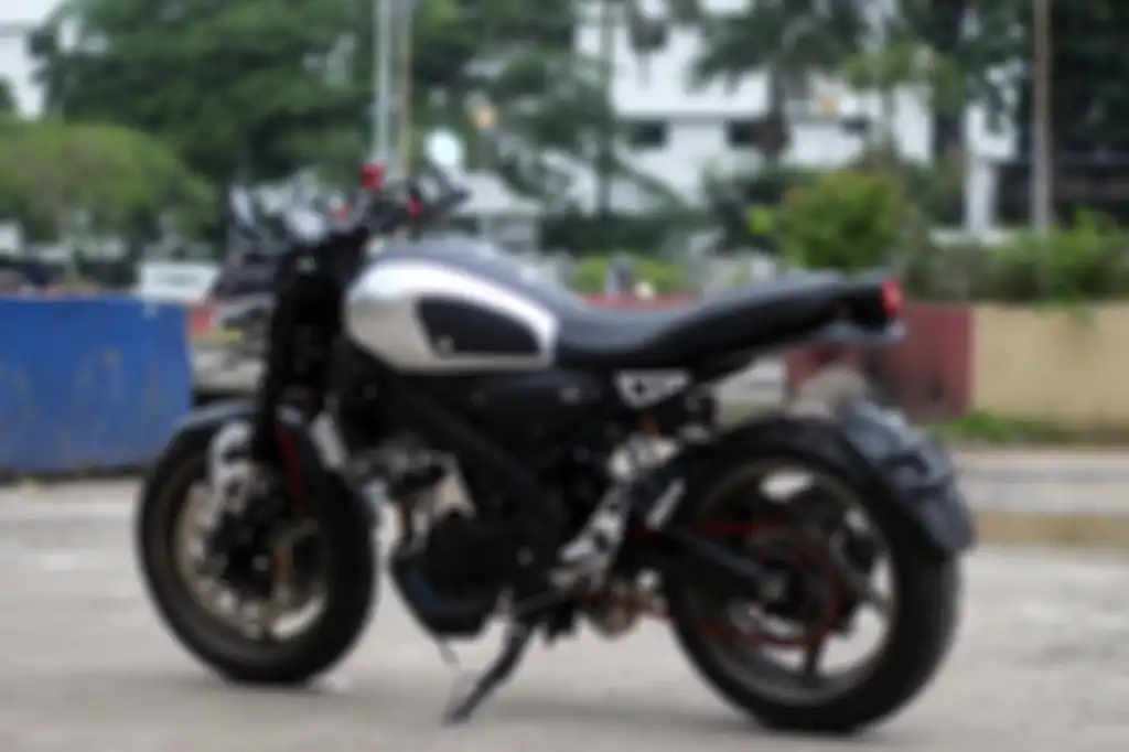 Yamaha XSR 155 Upside Down Kanan Semua, Double Cakram Bikin Sangar!