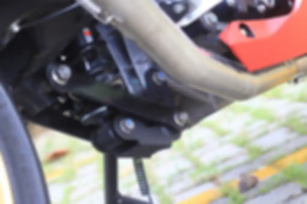 Monosok dan uni-track masih menggunakan orisinal Kawasaki Ninja 250, kenyamanan terjamin!