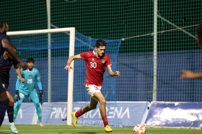 Pemain Timnas U-20 Indonesia, Justin Hubner saat pertandingan melawan Prancis, Kamis (17/11/2022).