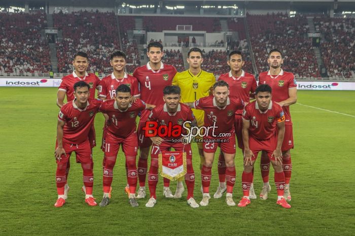 Skuat timnas Indonesia (skuad timnas Indonesia) sedang berfoto bersama di Stadion Utama Gelora Bung Karno, Senayan, Jakarta, Kamis (12/10/2023).