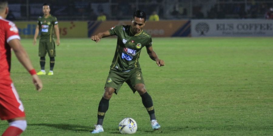 Persebaya Surabaya Resmi Lepas Abduh Lestaluhu ke PS Tira Persikabo