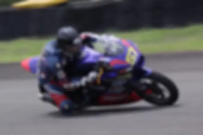 Janoear Deden dan timnya Yamaha Akai Jaya yang asal Palu langsung bertolak ke Palu tadi malam (28/9).