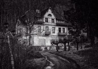 5 Arti Mimpi Masuk Rumah Kosong, Waspada Datangnya Ancaman dan Bahaya di Dunia Nyata!