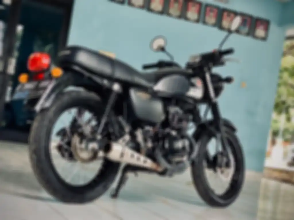 Kawasaki W175 jadi lebih pakem dan keren dengan cakram belakang