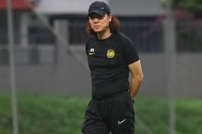 Kim Pan-gon pada sesi latihan Timnas Malaysia di Wisma FAM untuk persiapan laga uji coba di China.