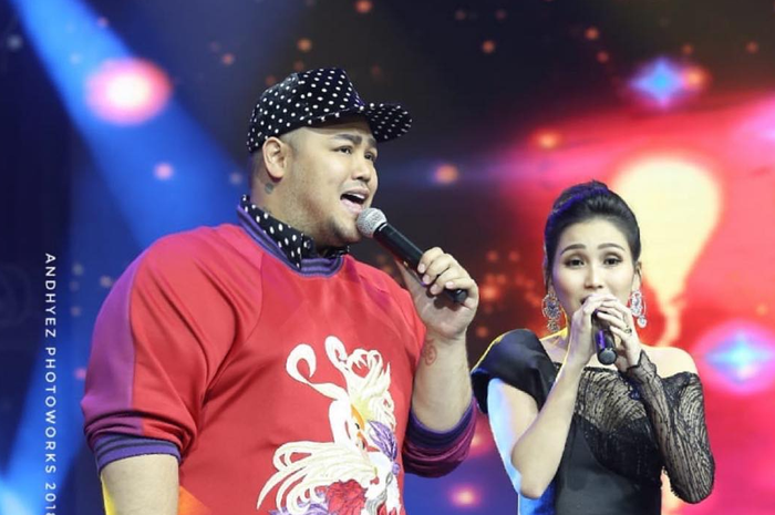 Ayu Ting Ting sedih Ivan Gunawan dikabarkan hengkang dari Brownis