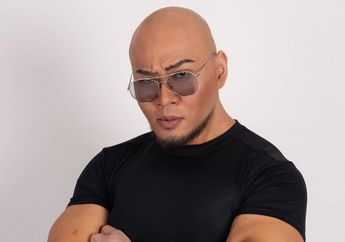 Punya Kepala Pelontos, Deddy Corbuzier Ciptakan Produk Sampo Sekaligus Sabun Mandi, Ibunda Ivan Gunawan: Entar yang Disampoin yang Mana?