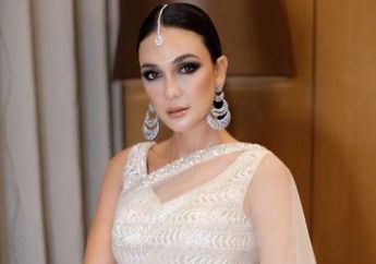 Pantas Miliki Rumah Kelewat Mewah Senilai Rp 45 Miliar, Luna Maya Kepergok Kenakan Jam Tangan Ular Berwarna Ruby dengan Harga Tembus Rp 160 Juta Sekali Jalan, Netizen Auto Takjub: OMG, Mehong!