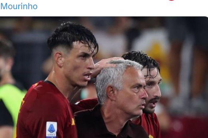 Rayakan gol seperti anak 12 tahun, Jose Mourinho akui bohong satu hal ke semua orang setelah AS Roma menang dramatis di Liga Italia.