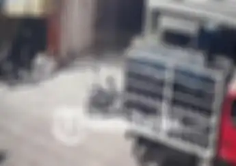 Rekaman CCTV Penculikan Anak Saat Ditinggal Ibunya di Atas Motor 