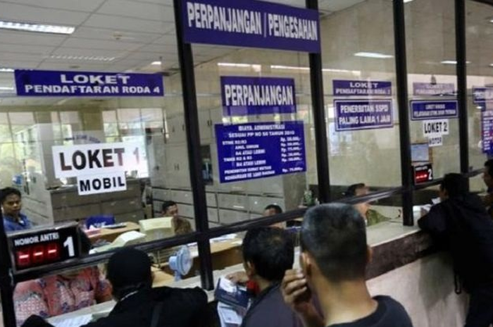 Program pemutihan bebas denda pajak kendaraan (PKB) ternyata masih berlaku sampai April 2022 mendatang. 