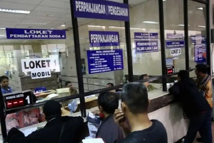 Geger Warga Dipersulit Bayar Pajak Motor di Samsat, Lengkapi Syarat Ini Biar Cepat Selesai