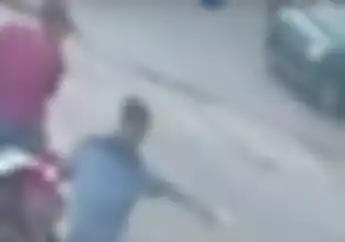 Mencekam, Maling Motor Lepaskan Tembakan Usai Kepergok dan Dikejar Pemilik Warung Sambil Bawa Batu