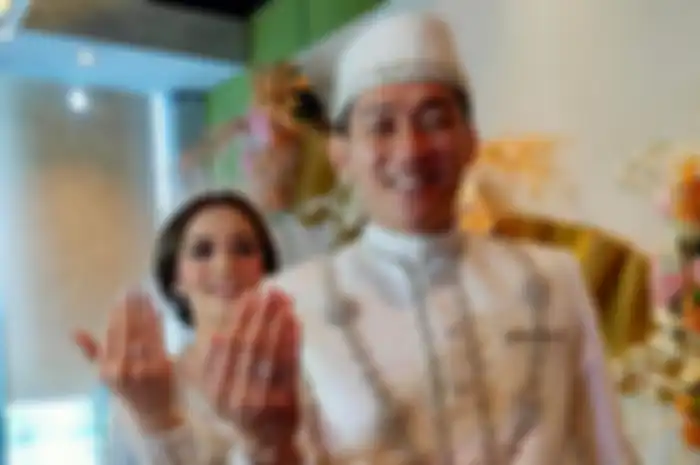 Ifan Seventeen dan Citra Monica saat ditemui usai akad nikah di Hotel Pullman, Central Park, Jakarta Barat.