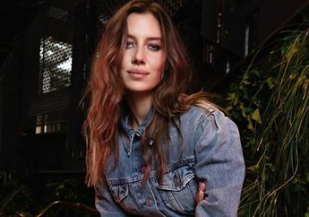 Pacar Baru Brad Pitt Terlihat Nikmati Makan Malam Bersama Suami Sahnya di Berlin