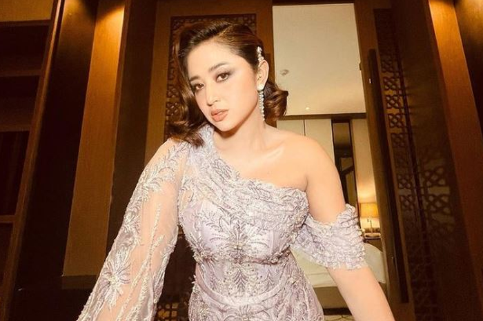 Dewi Perssik