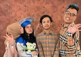 Tak Mendapatkan Perayaan Megah Saat Sweet Seventeen dari Ayahnya yang Tersohor, Cinta Kuya Ratapi Kondisi Keluarganya yang Terpapar Covid-19: Apalagi Pas Denger Mama Papa Masuk Rumah Sakit, Hati Aku Langsung Jatuh