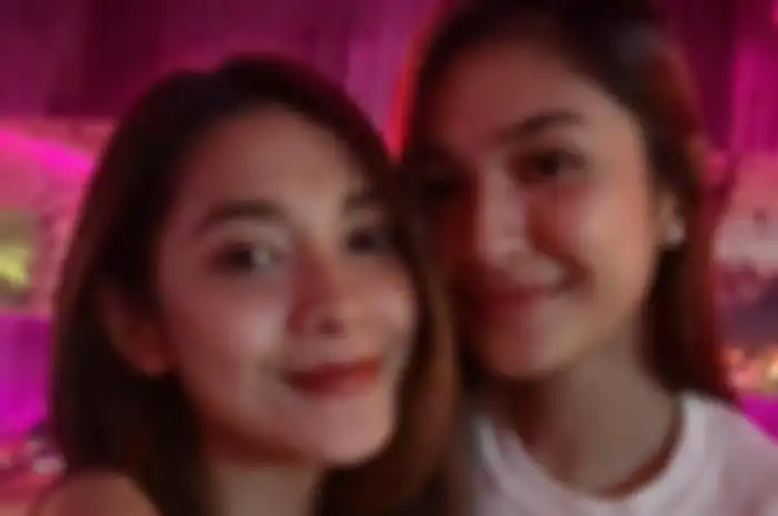 Dinda Kirana dan Mikha Tambayong