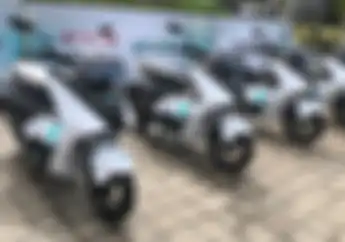Mantap, Motor Listrik Yamaha E01 Jadi Marshal Bike di Event Marathon Superball Run 2022