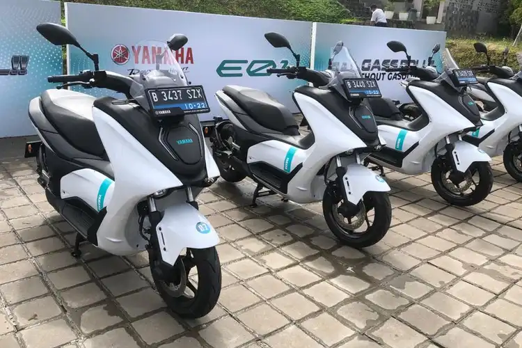 Mantap, Motor Listrik Yamaha E01 Jadi Marshal Bike di Event Marathon Superball Run 2022