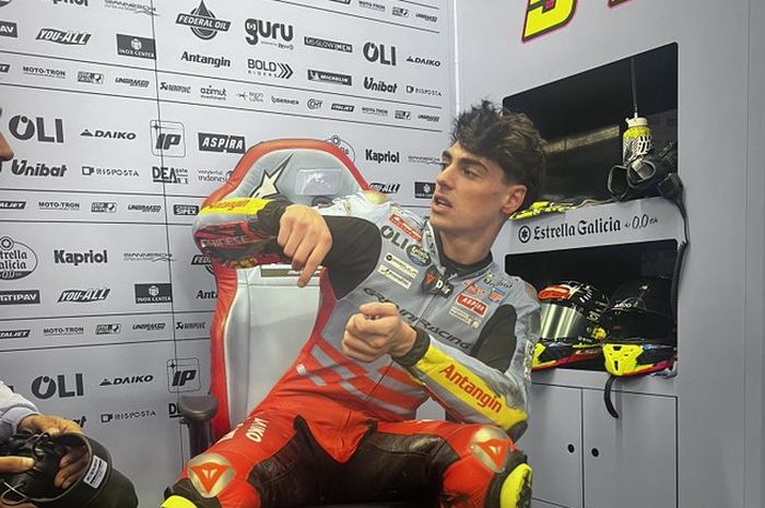 Pembalap rookie Gresini, Fermin Aldeguer pada tes pasca musim di Circuit de Barcelona-Catalunya, Spanyol, 19 November 2024.