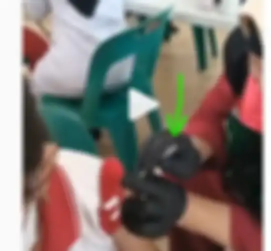 Seorang anak diduga disuntik vaksin kosong