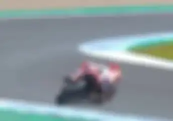 Nyaris Jatuh.. Ini Video Aksi Penyelamatan Marc Marquez di MotoGP Spanyol