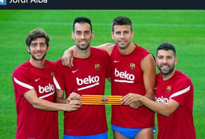 4 kapten Barcelona, dari kiri ke kanan: Sergi Roberto, Sergio Busquets, Gerard Pique, dan Jordi Alba.